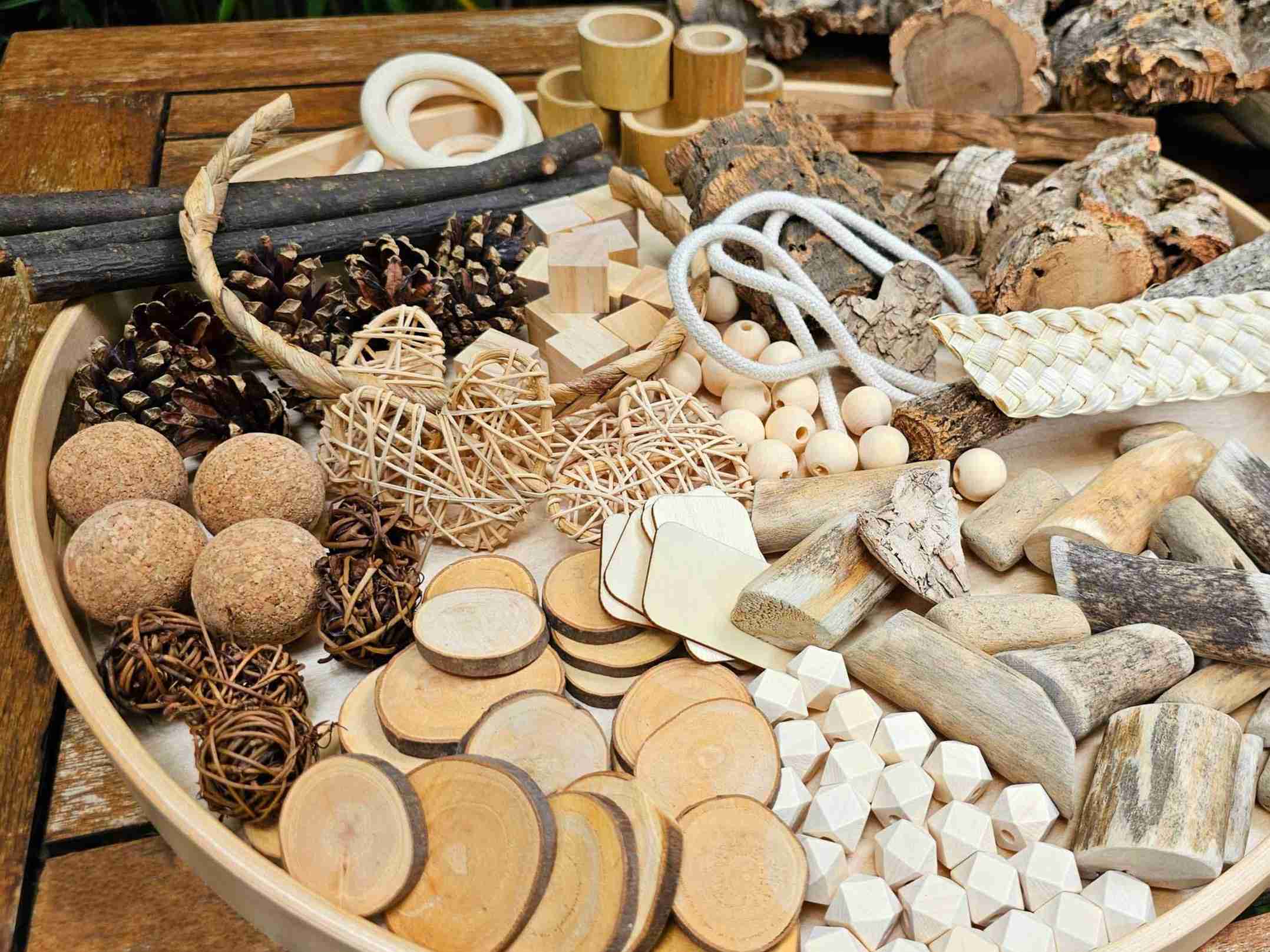 Materialien zum Spielen und Schreddern