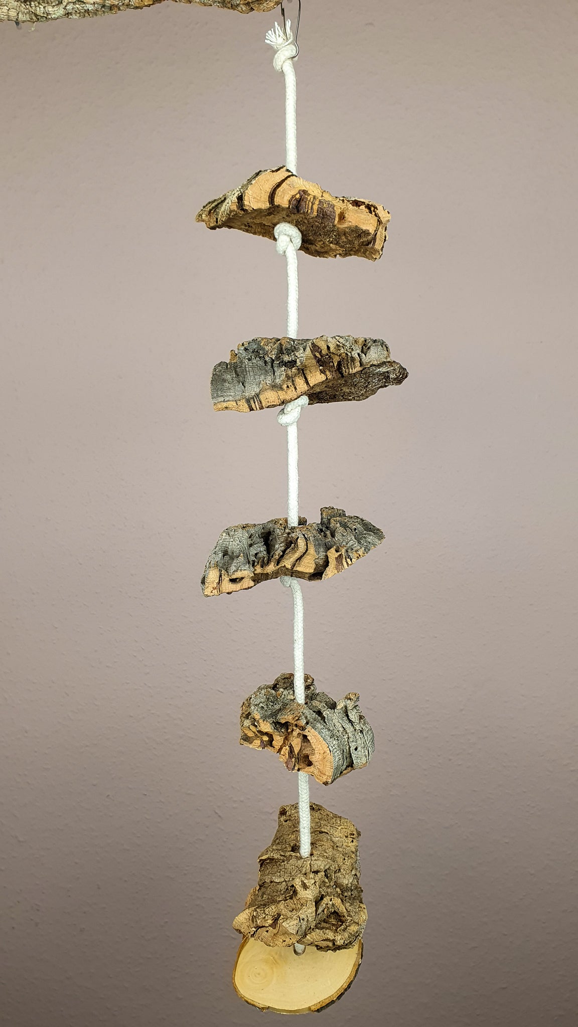 Vogel-Spielzeug M mit Natur-Knabber-Kork 50 cm - Schredder-Schaukel Käfig-Zubehör Wellensittiche Nager Maus